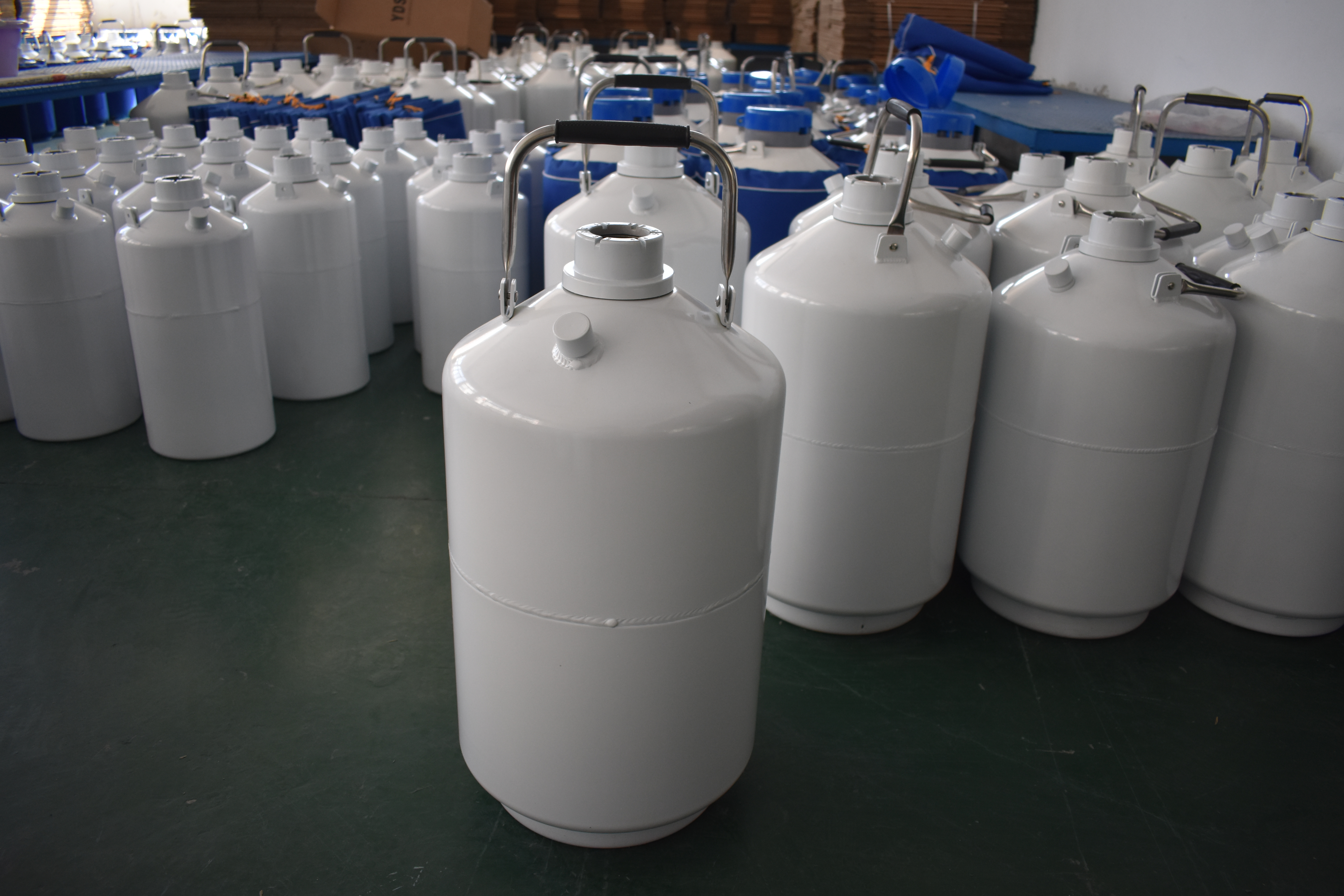 YDS-10 liquid nitrogen cryogenic semen tank in animal husbandry use